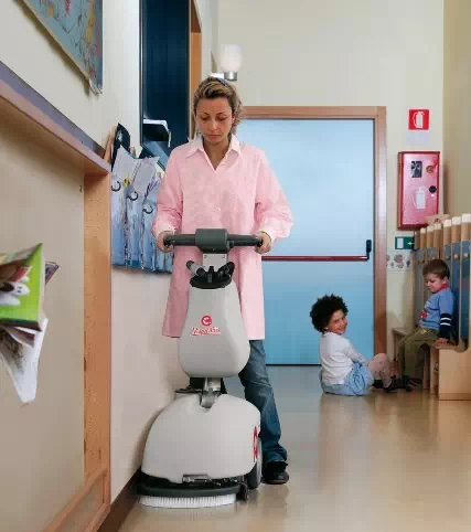 MASZYNA CZYSZCZĄCA COMAC VISPA 35 E - obrazek 7